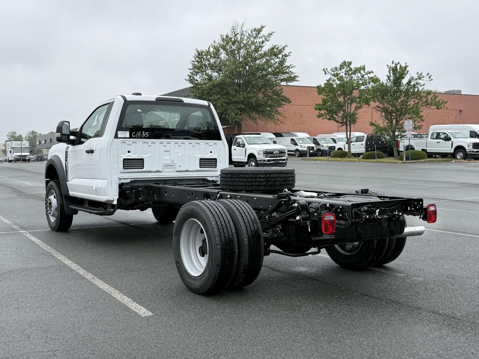 2025 Ford F-600 photo 3