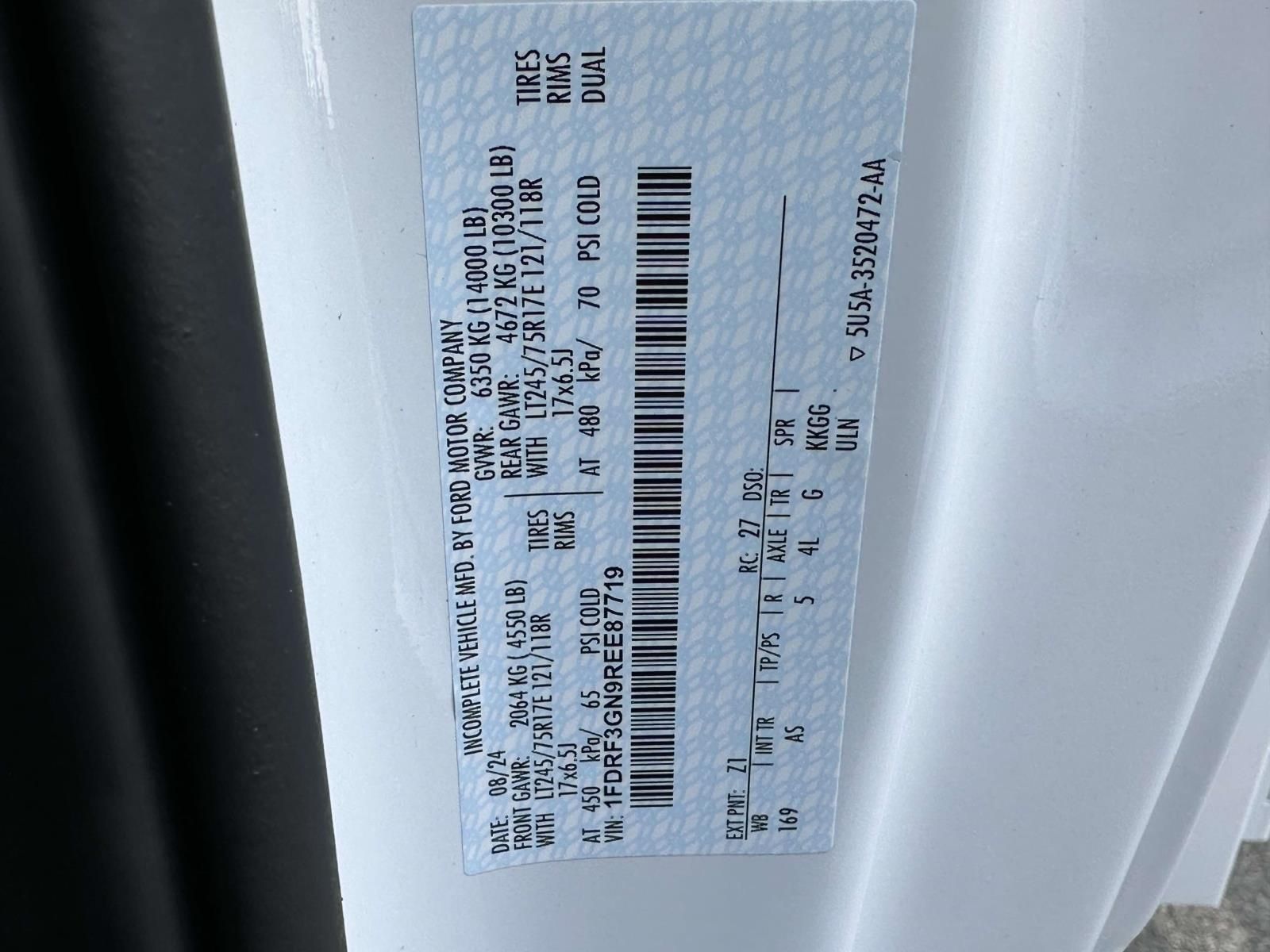 2024 Ford F-350 Super Duty Chassis Cab XL - Photo 20