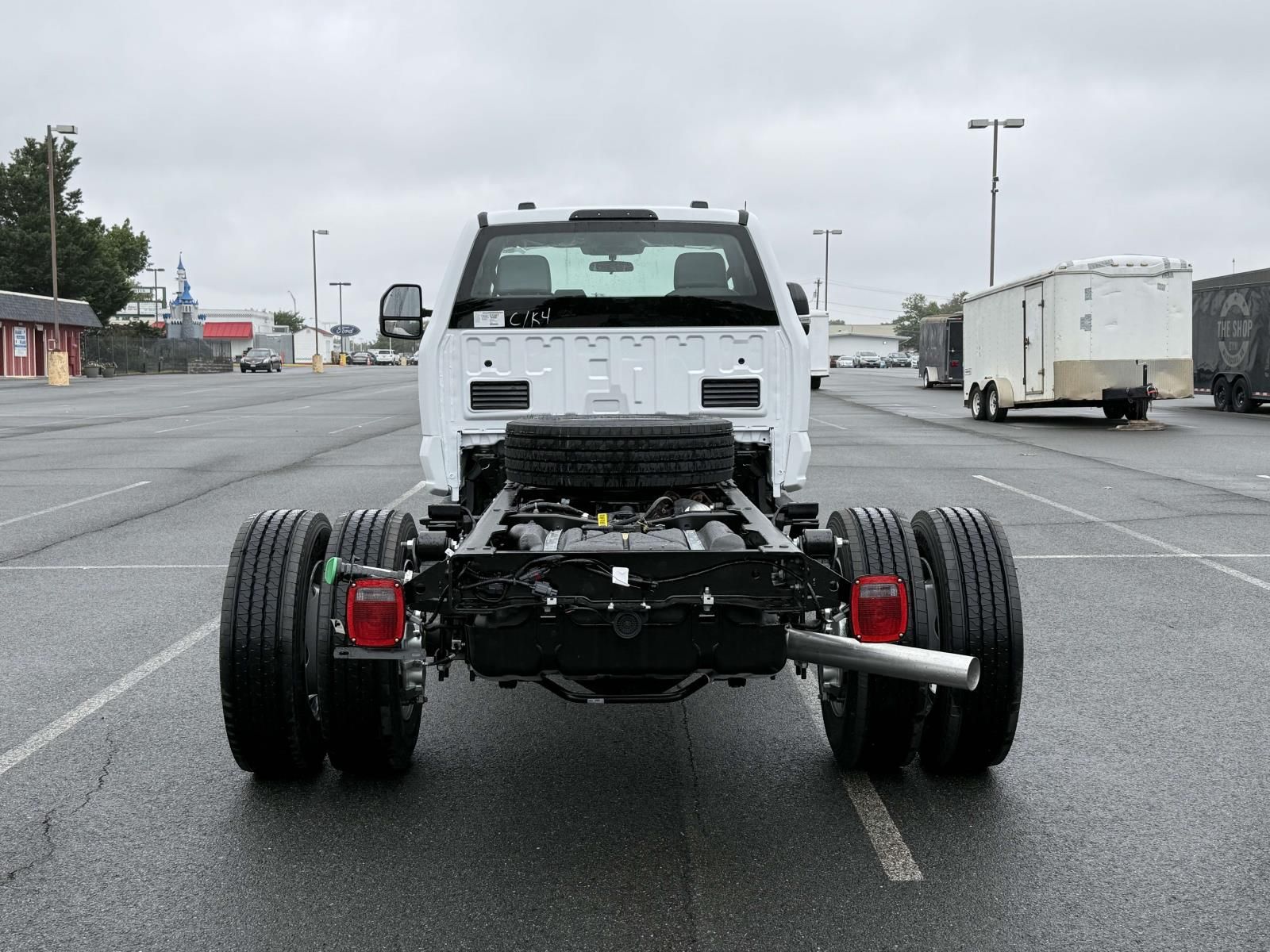 2025 Ford F-600 photo 3