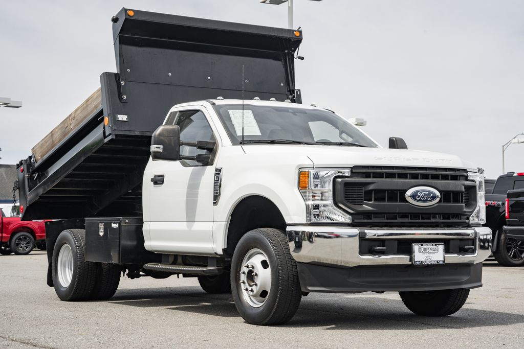 2022 Ford F-350 Super Duty Chassis Cab