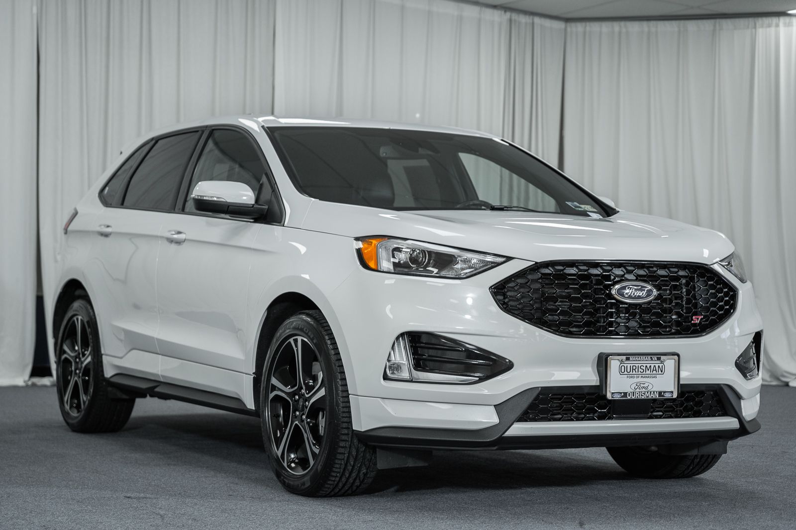 2023 Ford Edge ST's photo