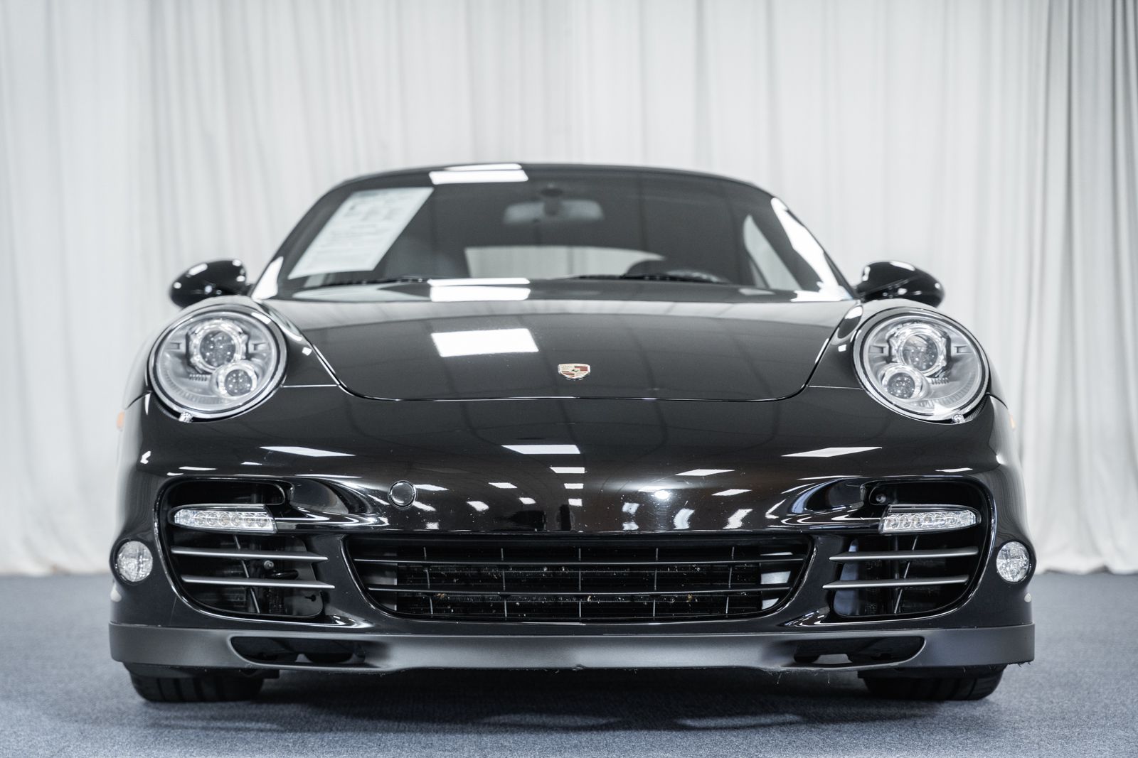 2011 Porsche 911 Turbo S photo 2