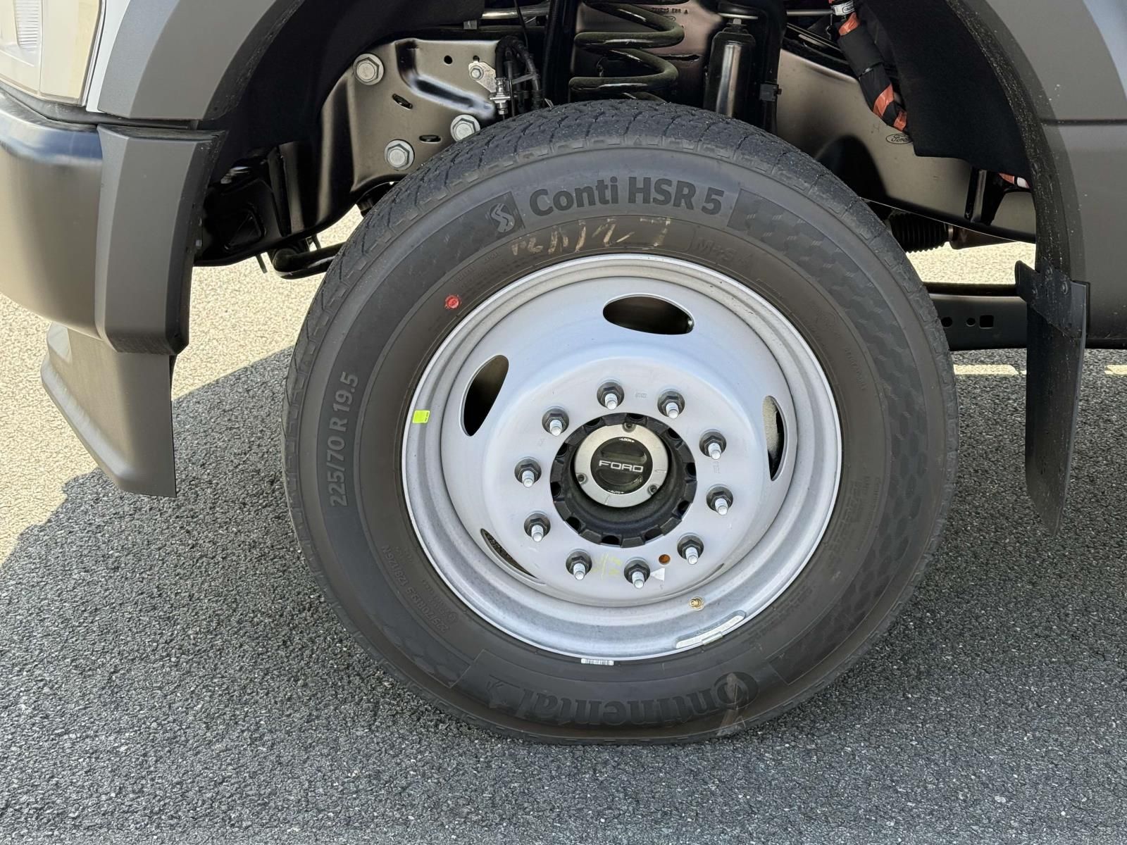 2025 Ford F-550 Super Duty Chassis Cab XL - Photo 7