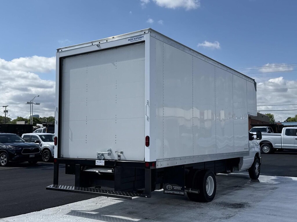 New 2027 Ford E-450 Cutaway Base Cab/Chassis