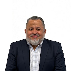 Staff member Cesar Azanon from ID_85c348df743f