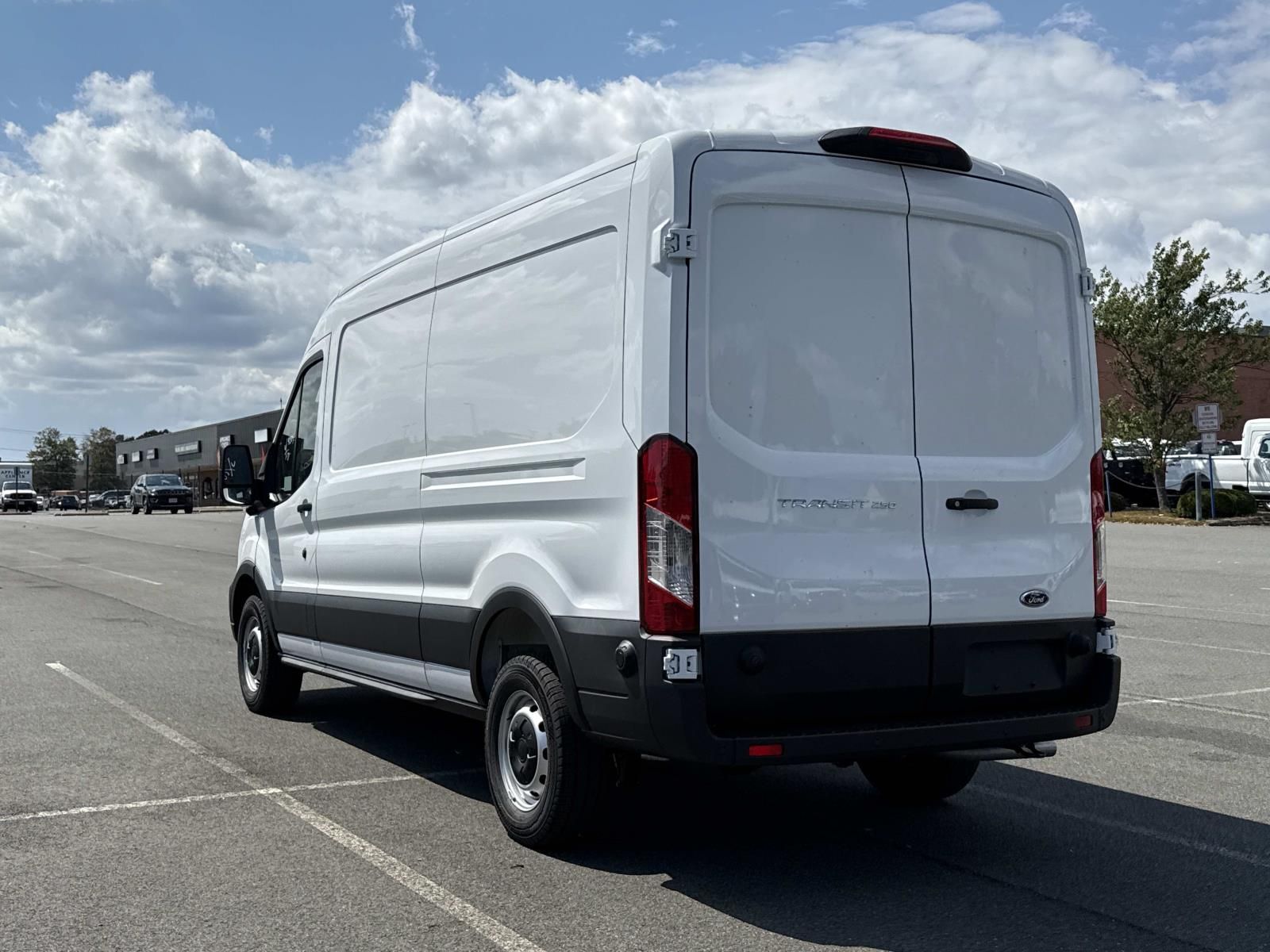 2025 Ford Transit photo 4