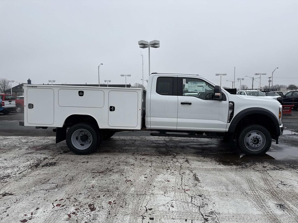 New 2026 Ford F-450 Chassis Super Cab 4x4 W/ 9 Contractors Dump Chassis
