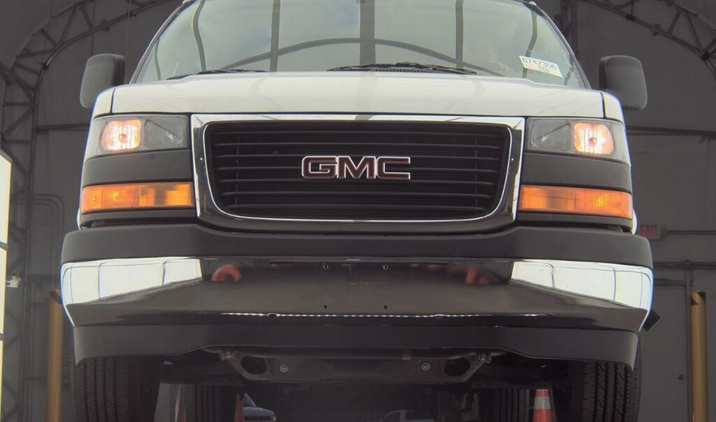 2024 Gmc Savana 2500 Cargo photo 2