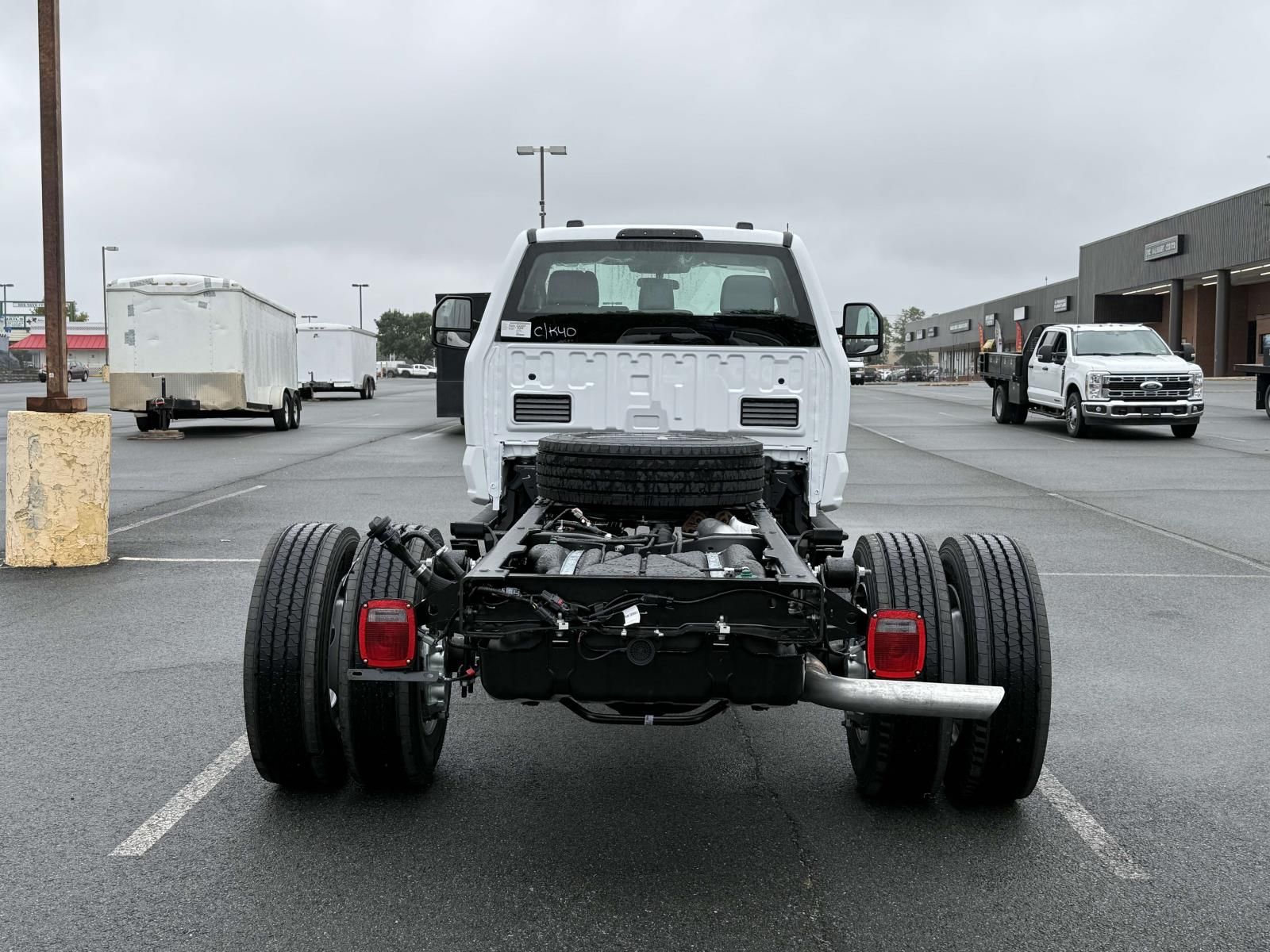 2025 Ford F-600 photo 3