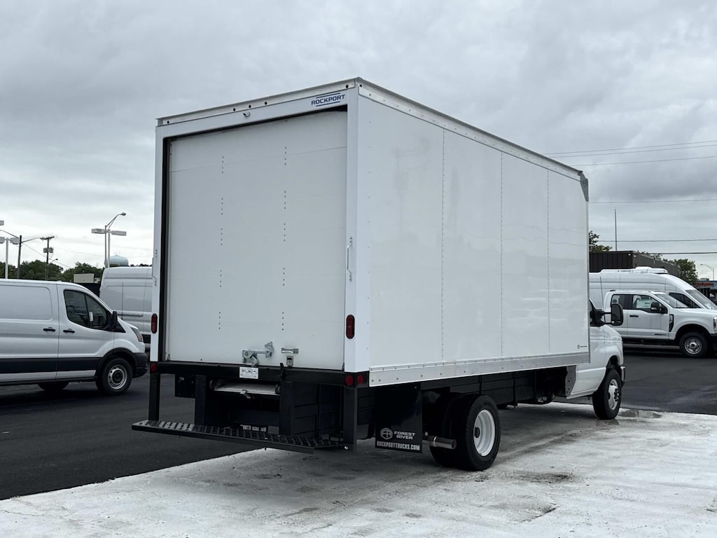 New 2027 Ford E-450 Cutaway Base Cab/Chassis