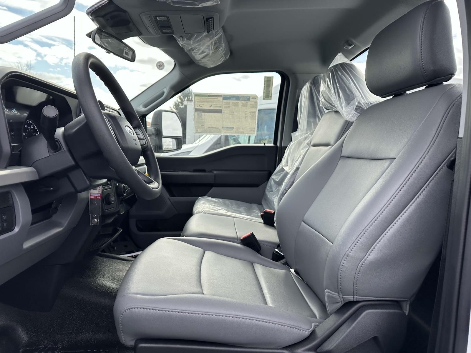 2024 Ford F-350 Super Duty Chassis Cab XL - Photo 9