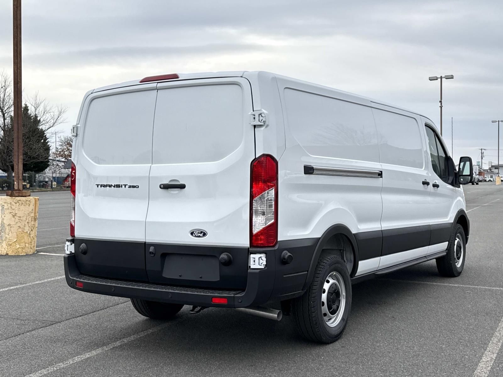 2026 Ford Transit photo 3