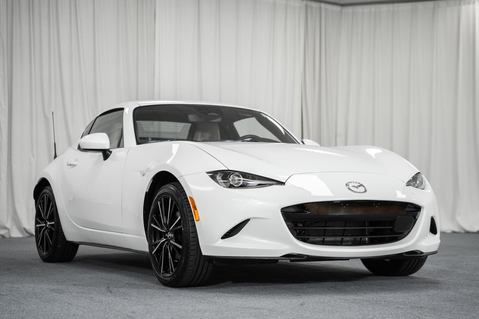 2024 Mazda MX-5 Miata RF Grand Touring's photo