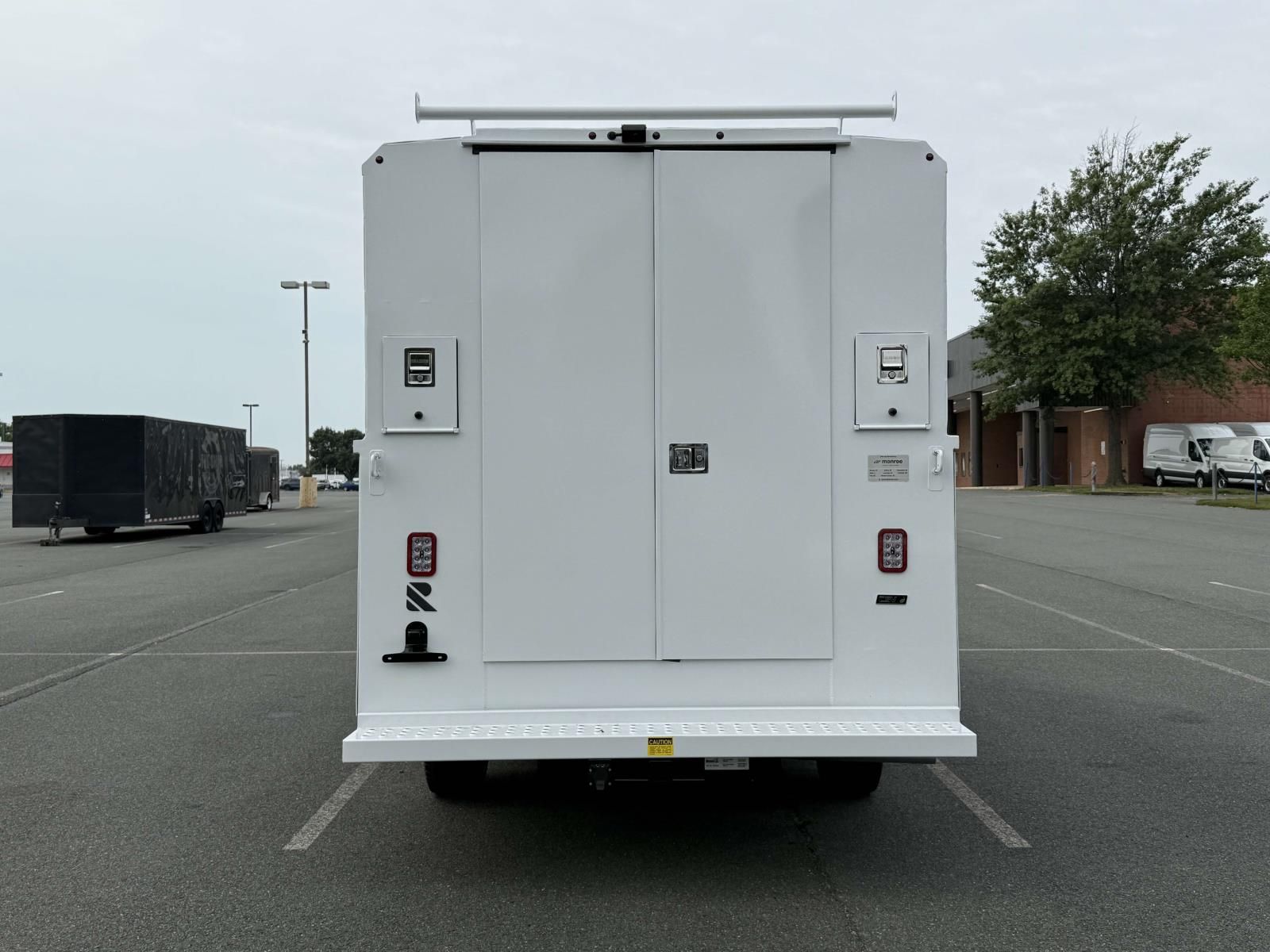 2025 Ford F-550 photo 3