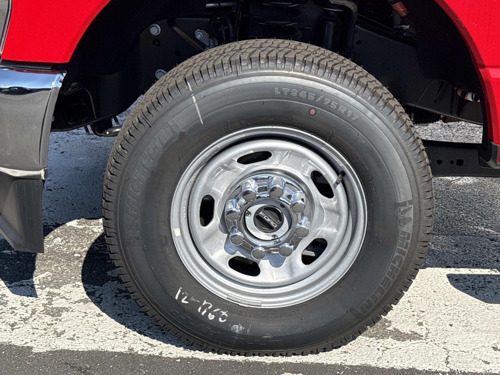 2026 Ford F-350 Super Duty XL - Photo 9