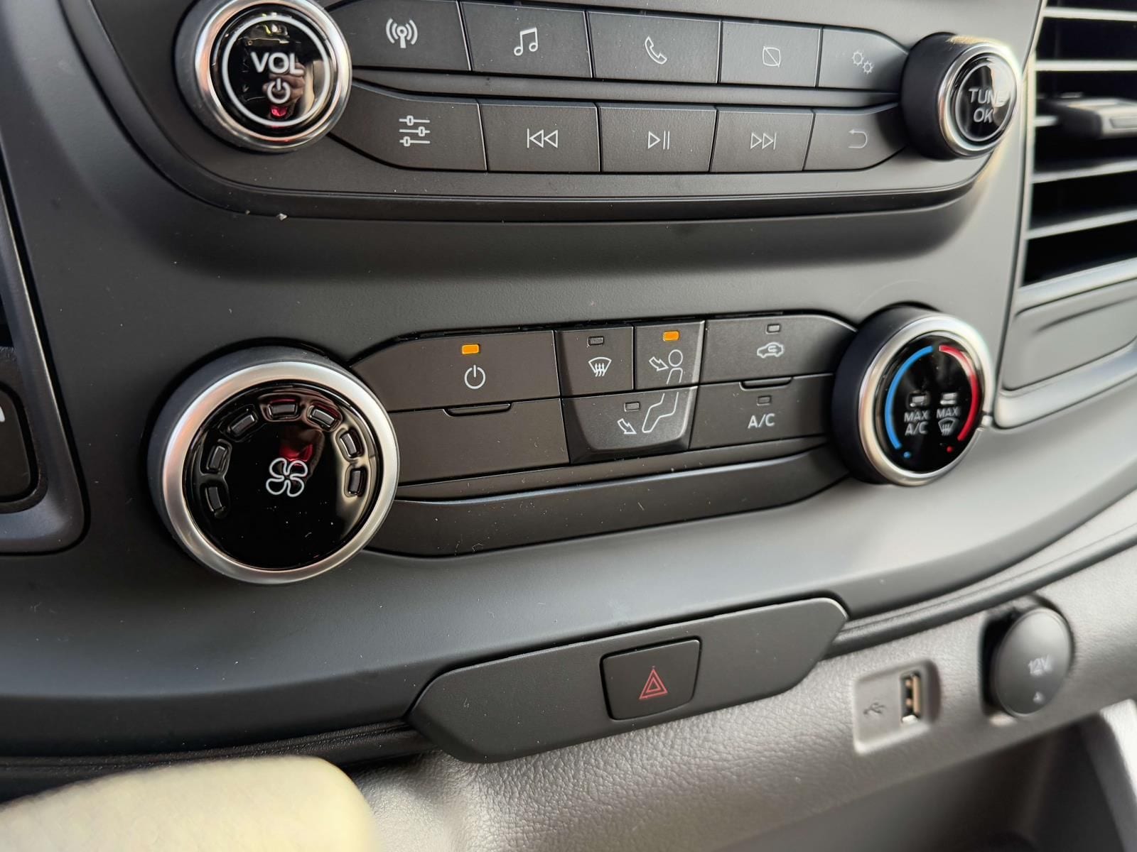 2025 Ford Transit Van Base - Photo 15