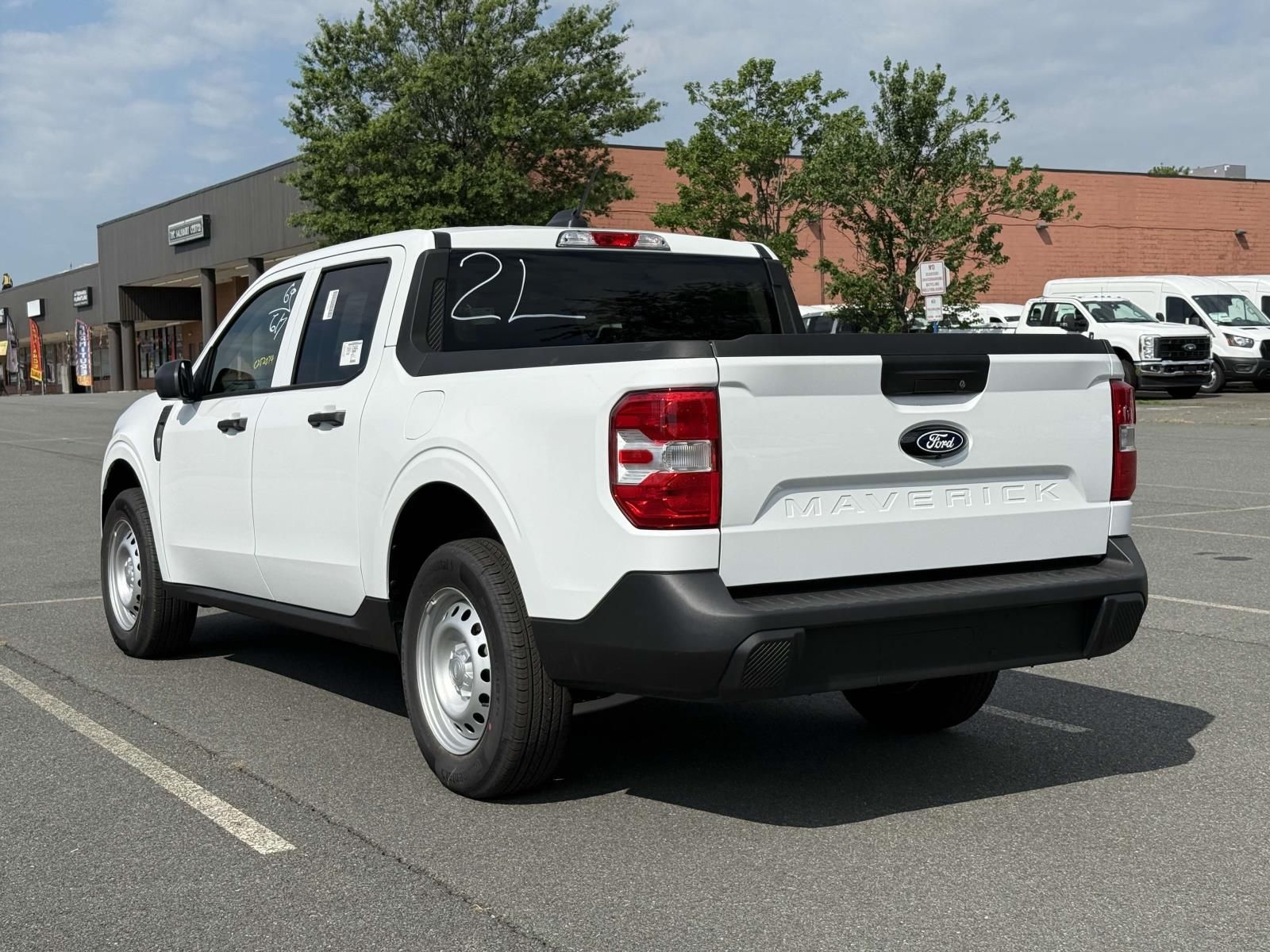 2025 Ford Maverick XL photo 4