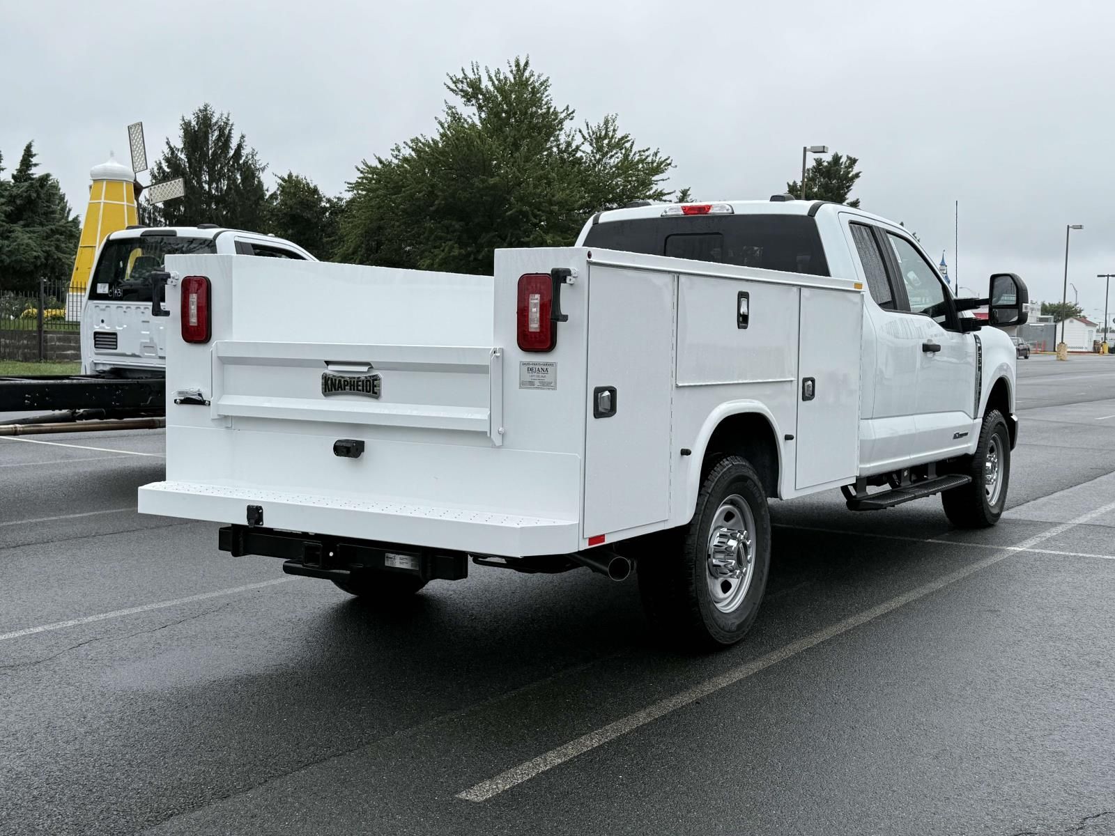 2025 Ford F-350 XL photo 2