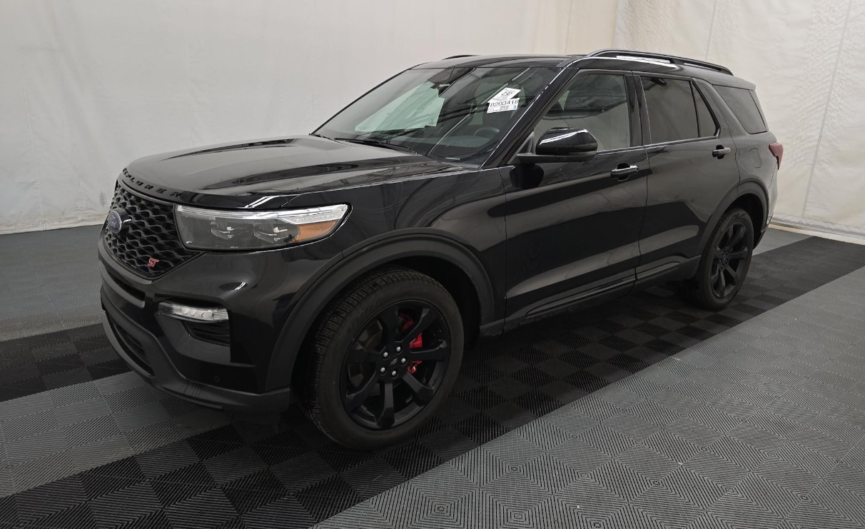 2023 Ford Explorer ST's photo