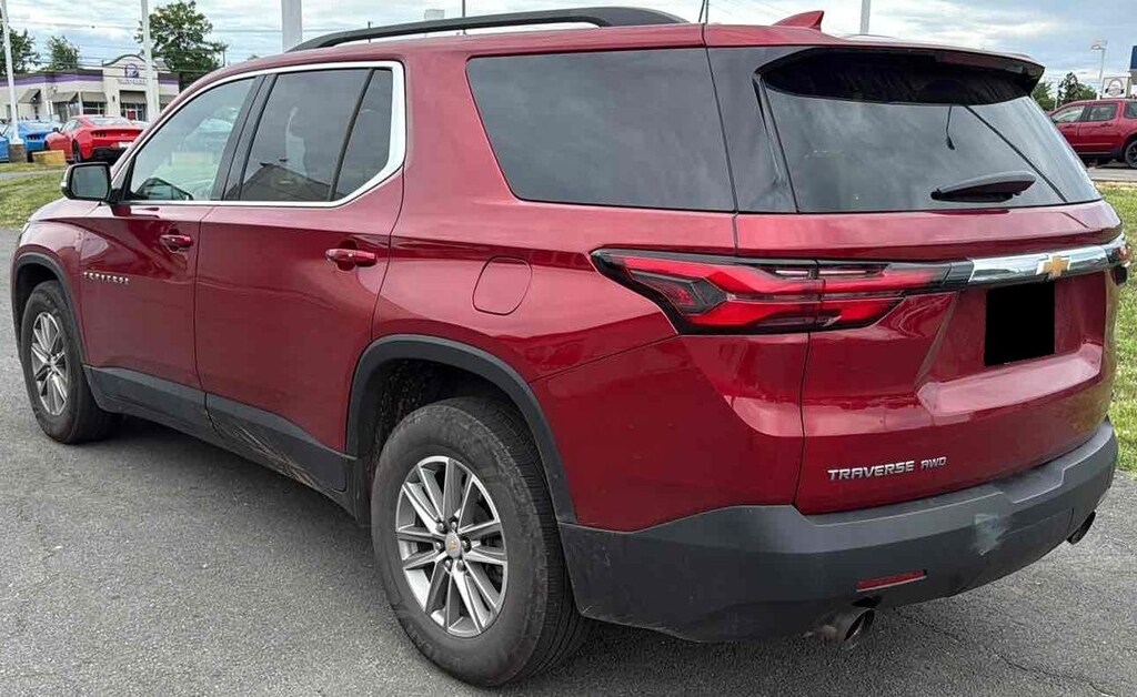 Used 2023 Chevrolet Traverse LT SUV