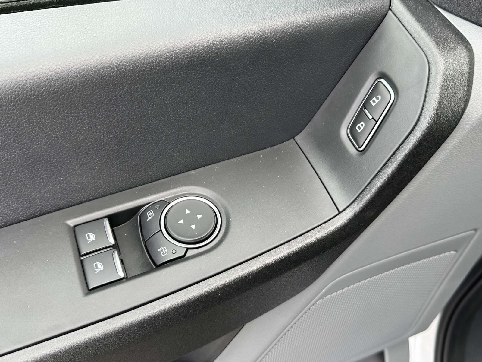 2024 Ford F-350 Super Duty Chassis Cab XL - Photo 17