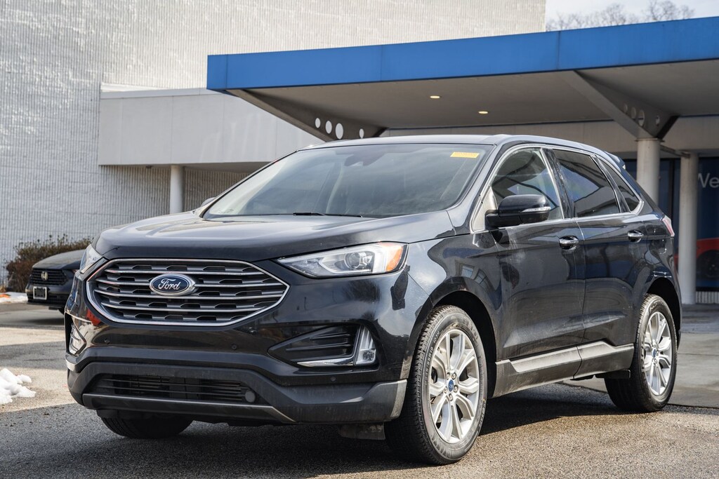Certified 2022 Ford Edge Titanium SUV