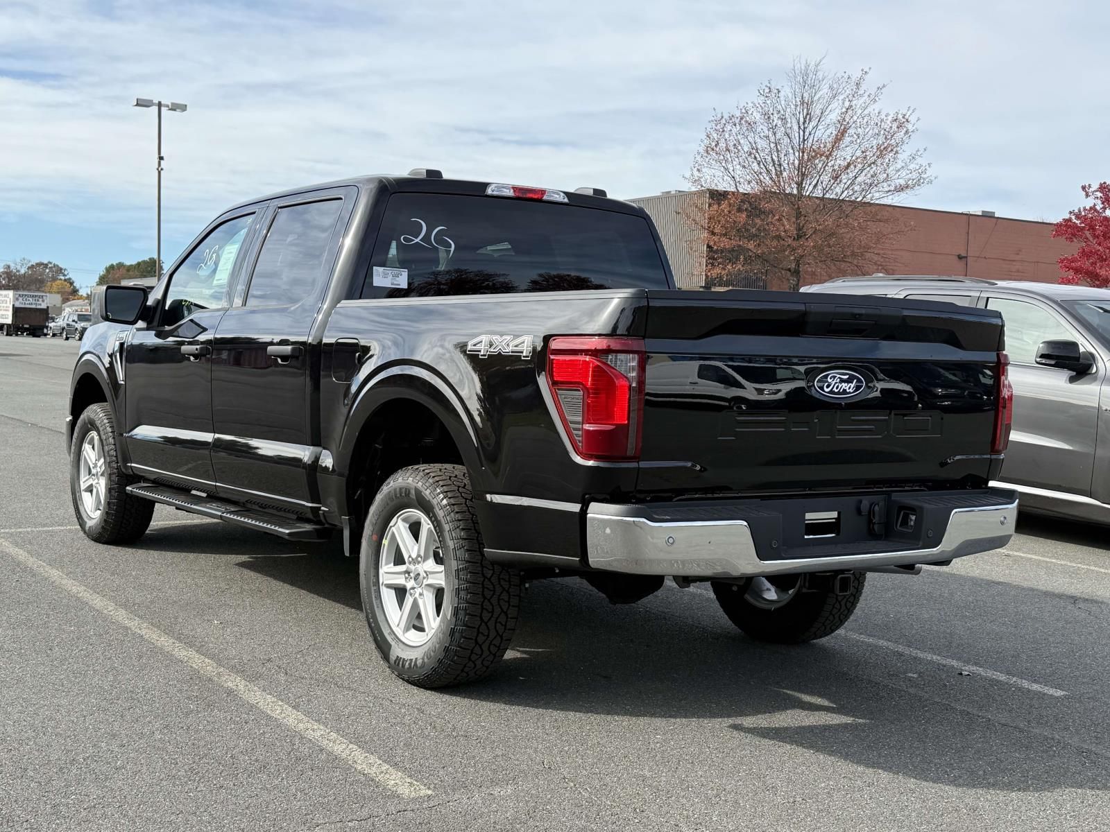 2025 Ford F-150 XLT photo 3