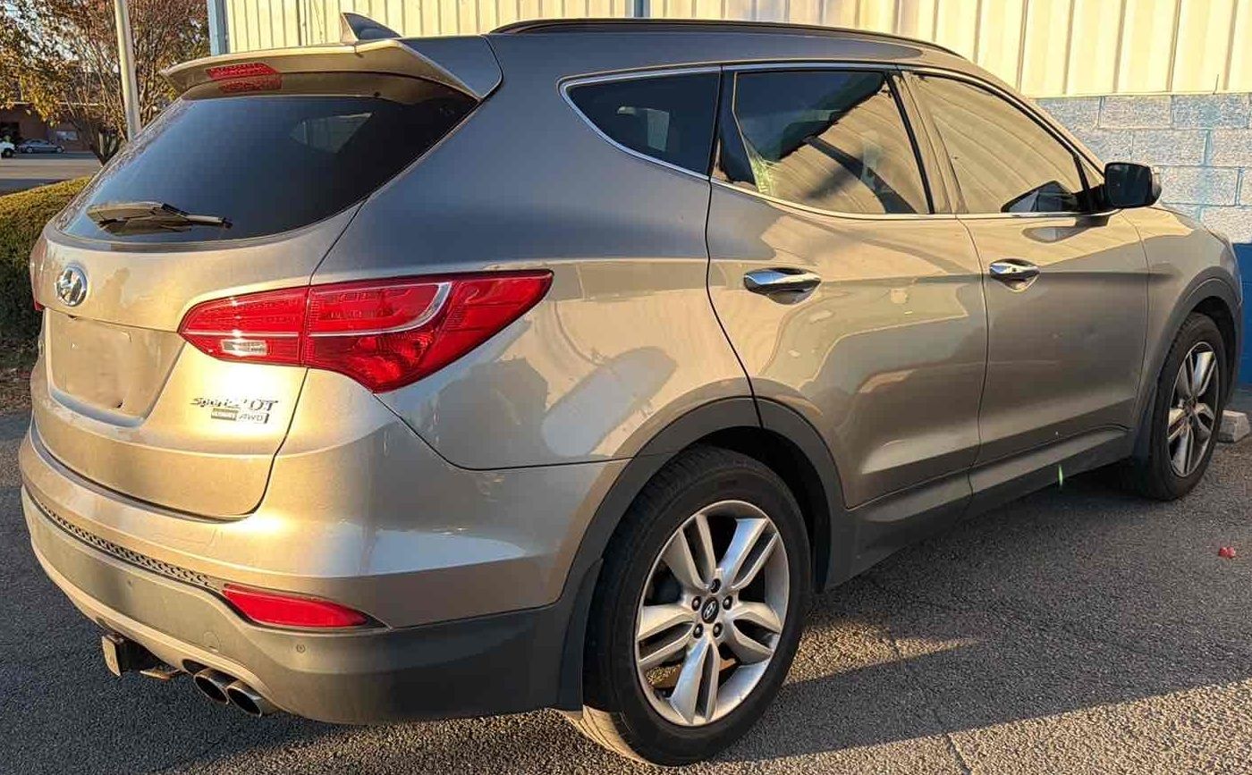 2015 Hyundai Santa Fe Sport 2.0T photo 3