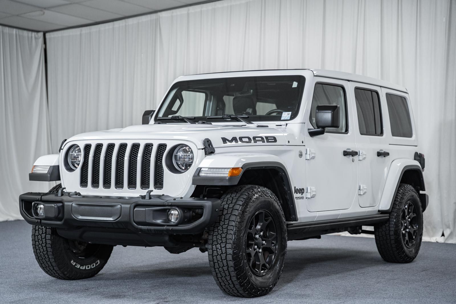 2019 Jeep Wrangler Unlimited Moab photo 3