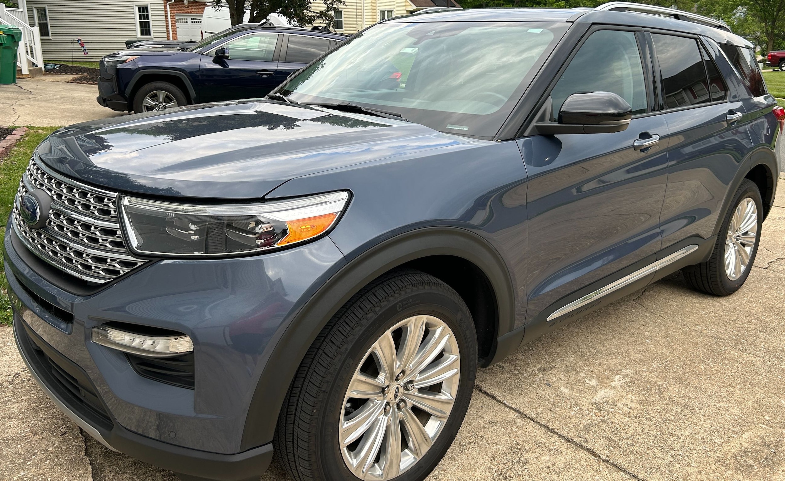 2021 Ford Explorer Limited HEV 4WD's photo