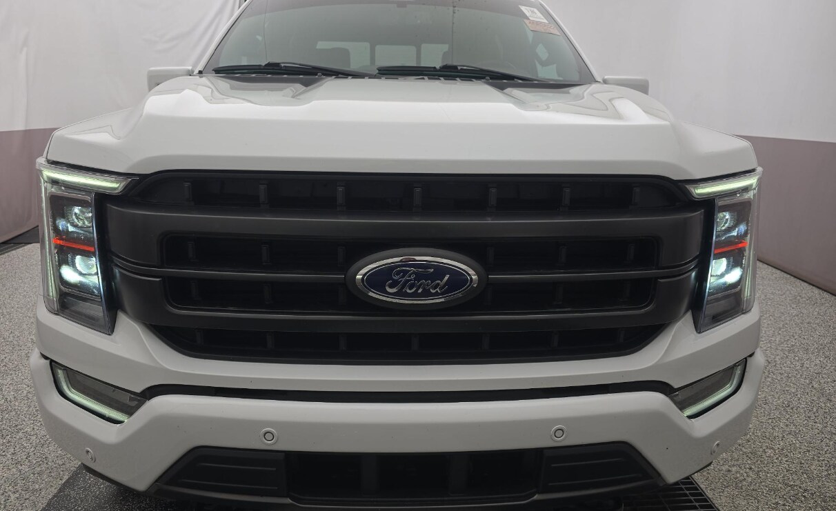 2023 Ford F-150 Lariat photo 2
