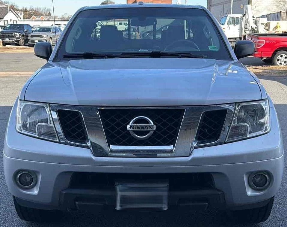 2013 Nissan Frontier SV's photo
