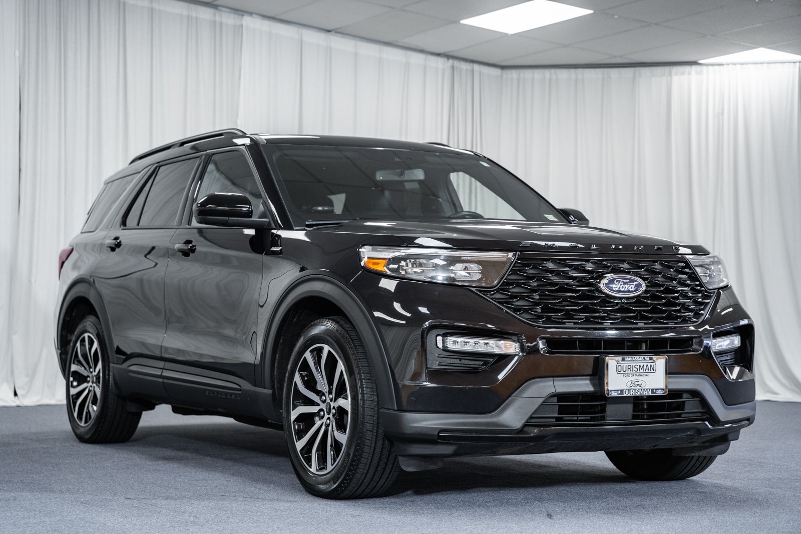 2022 Ford Explorer ST-LINE's photo