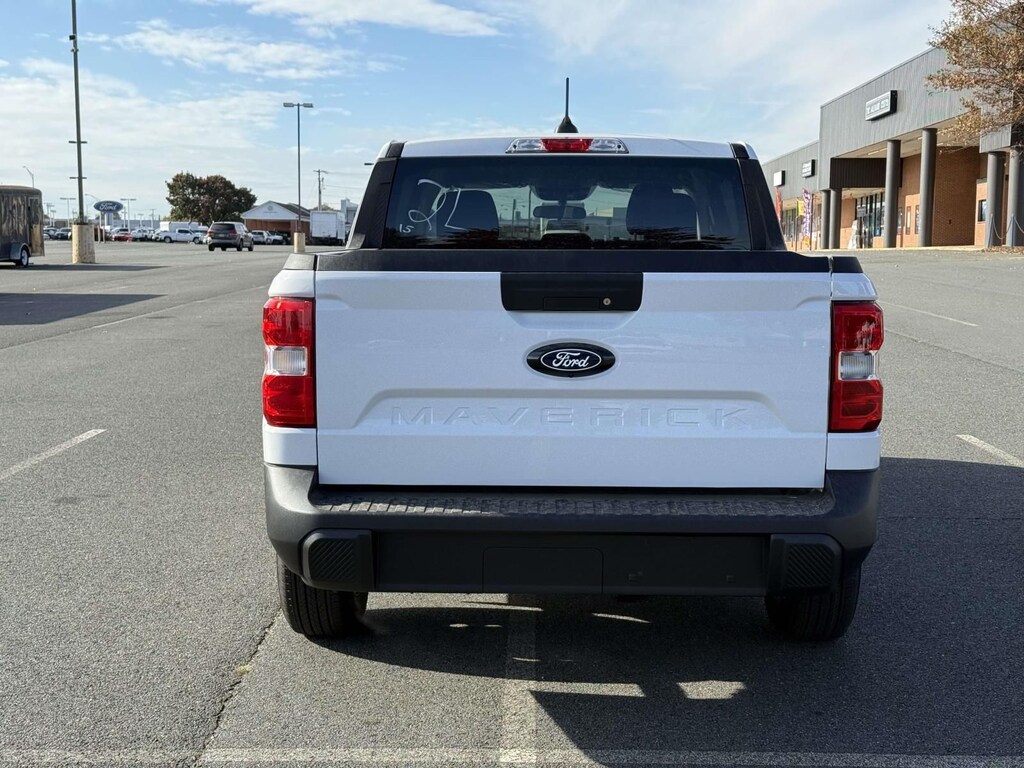 New 2025 Ford Maverick XL Truck