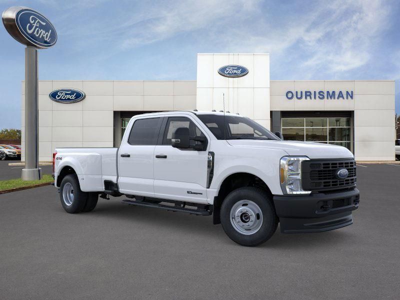 2026 Ford F-350 Super Duty XL's photo