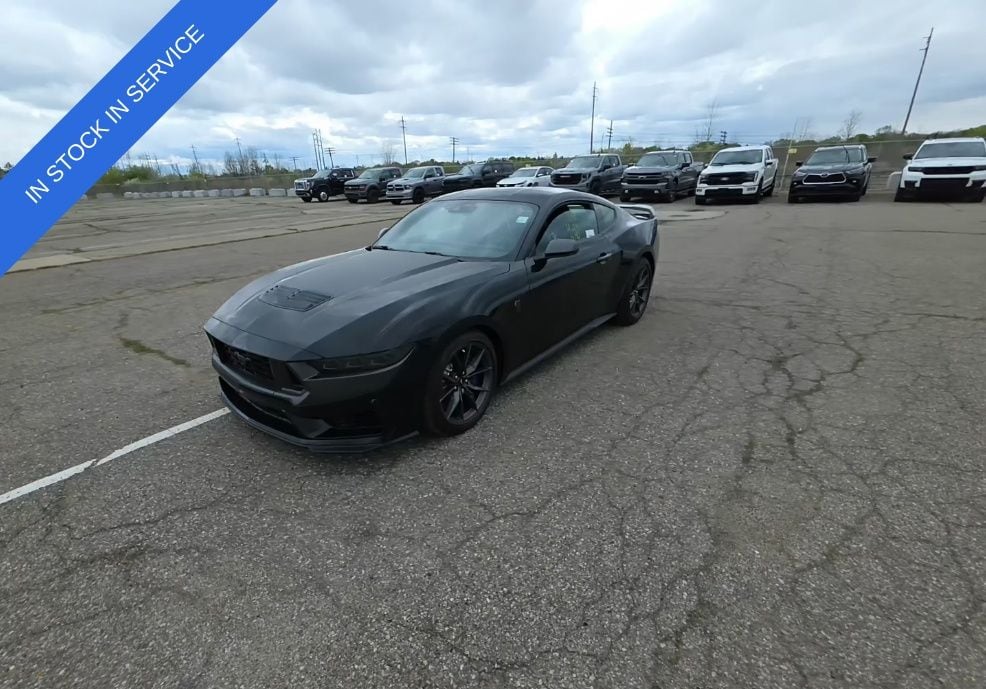 2025 Ford Mustang Dark Horse's photo