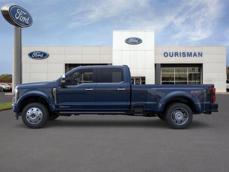 2025 Ford F-450 Platinum photo 4