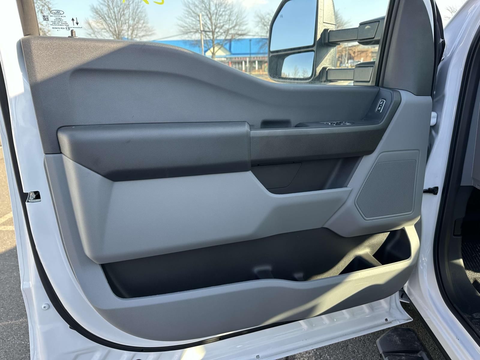 2024 Ford F-350 Super Duty Chassis Cab XL - Photo 8