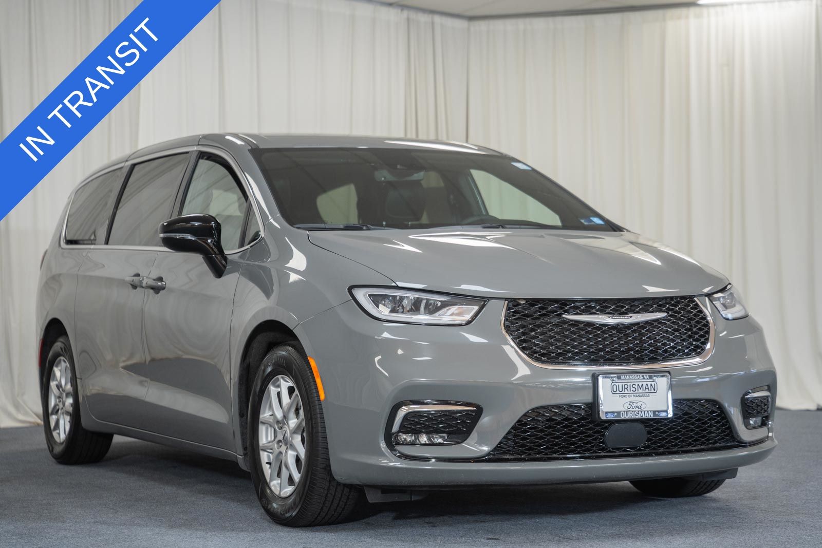 2025 Chrysler Pacifica Select's photo