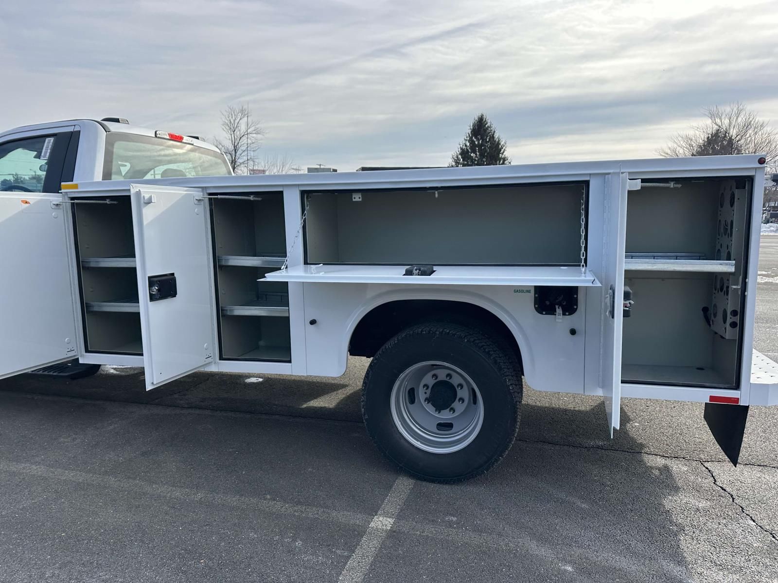 2024 Ford F-350 Super Duty Chassis Cab XL - Photo 10
