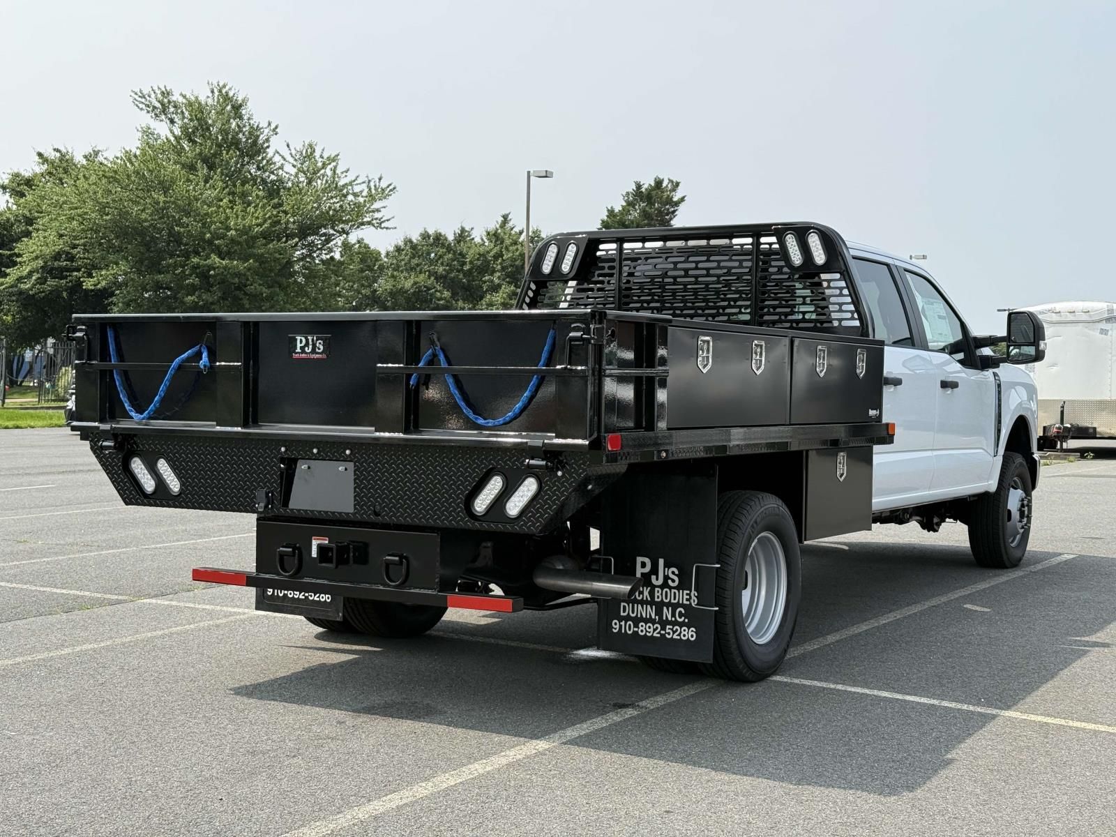 2025 Ford F-350 XL photo 2