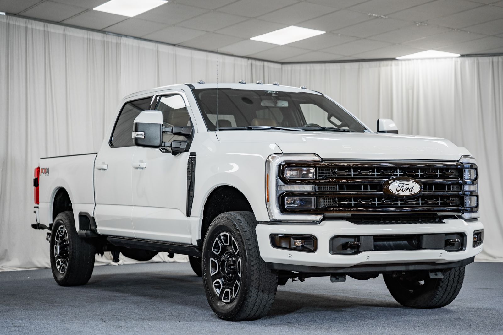 2024 Ford F-250 Super Duty Platinum's photo