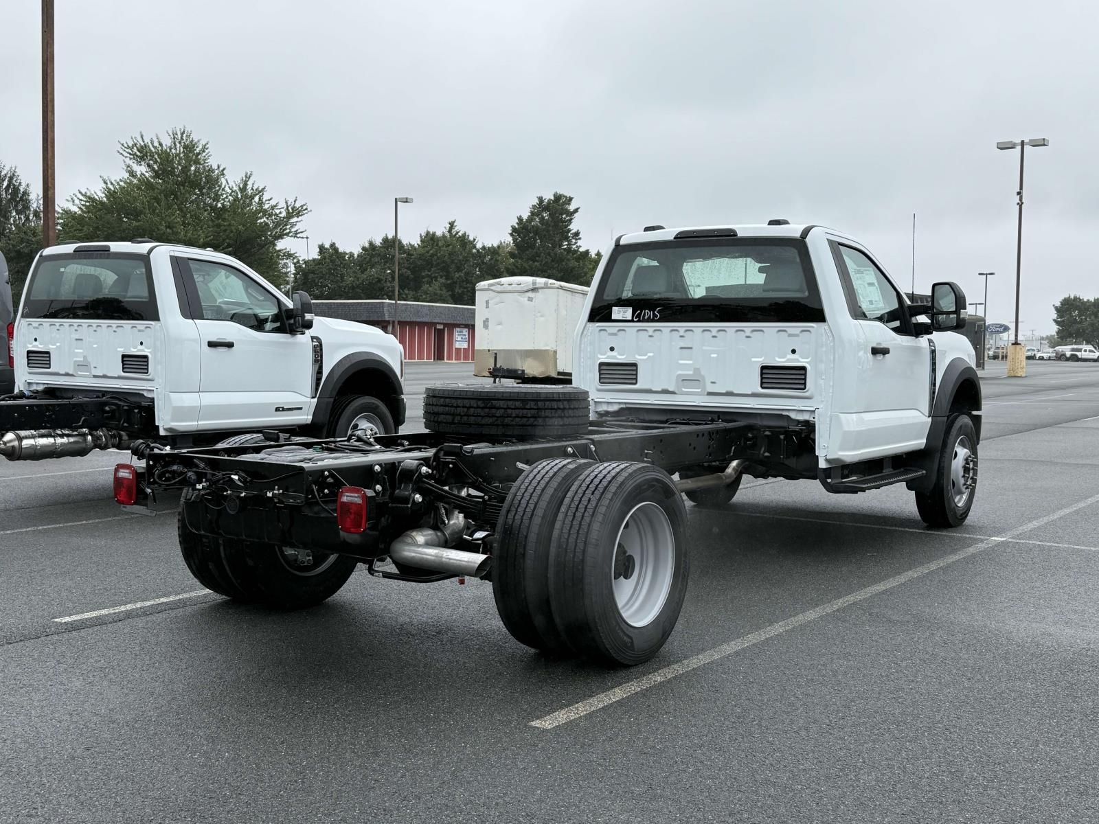 2025 Ford F-600 photo 2