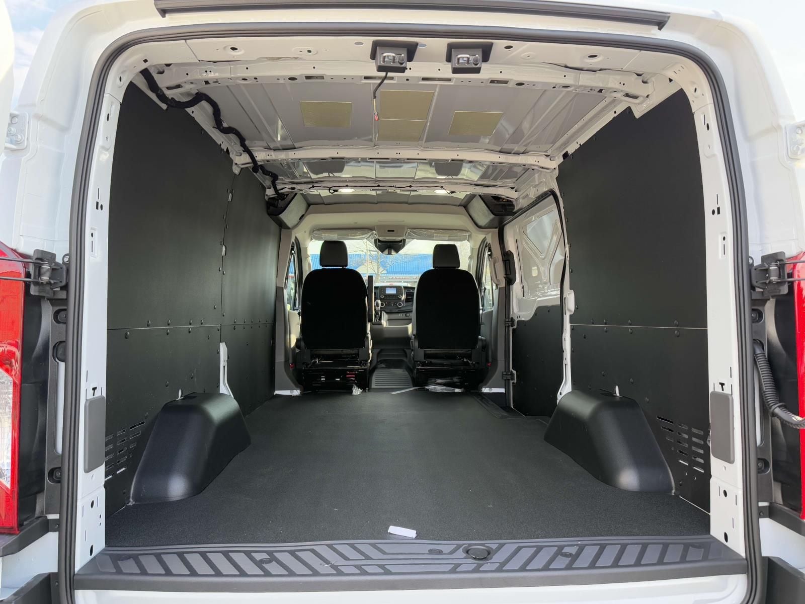 2025 Ford Transit Van Base - Photo 11