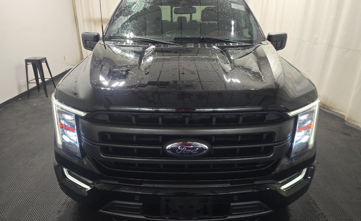 2023 Ford F-150 Lariat photo 2