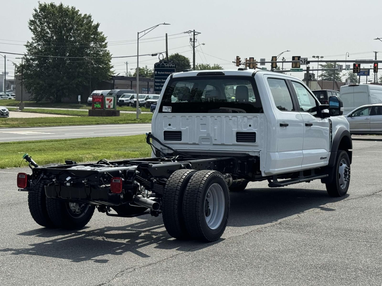 2025 Ford F-550 XL photo 2