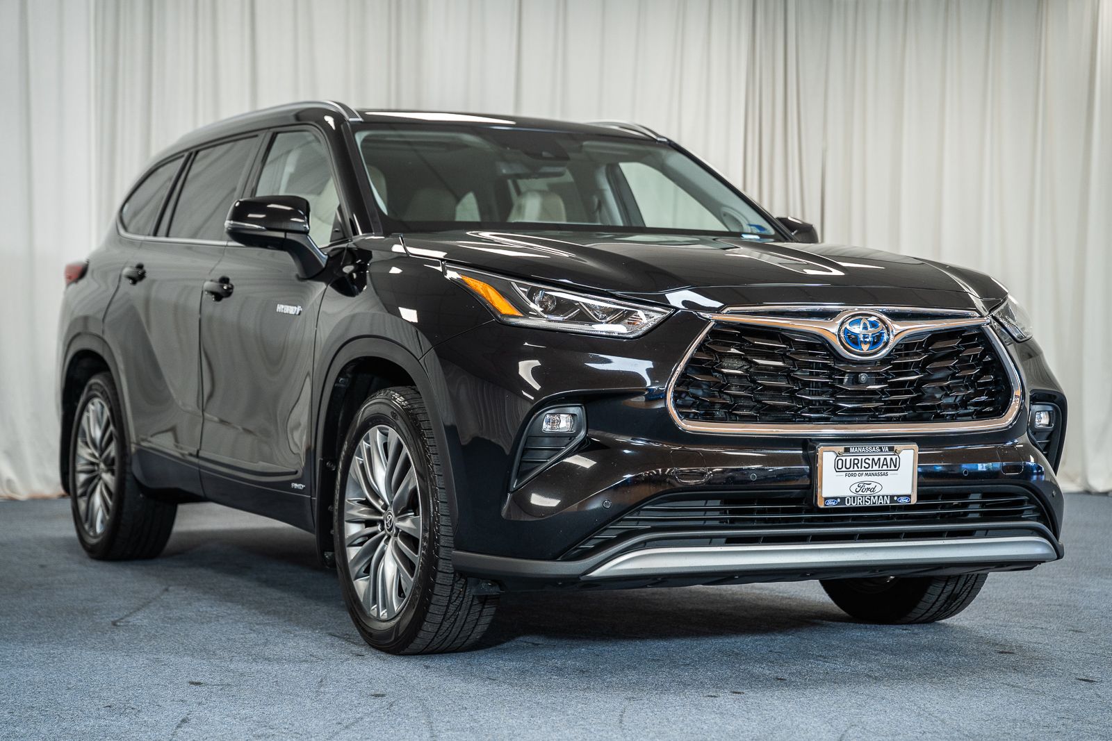 2021 Toyota Highlander Platinum Hybrid 4x4's photo
