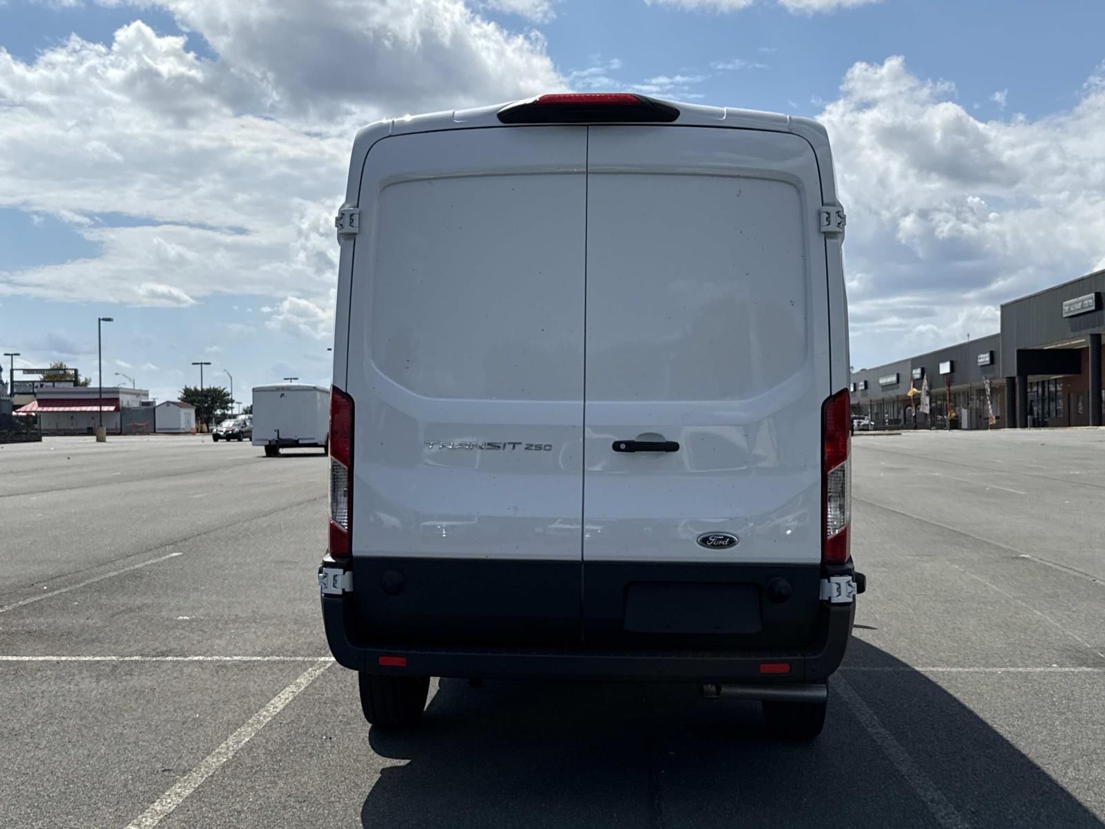2025 Ford Transit photo 3