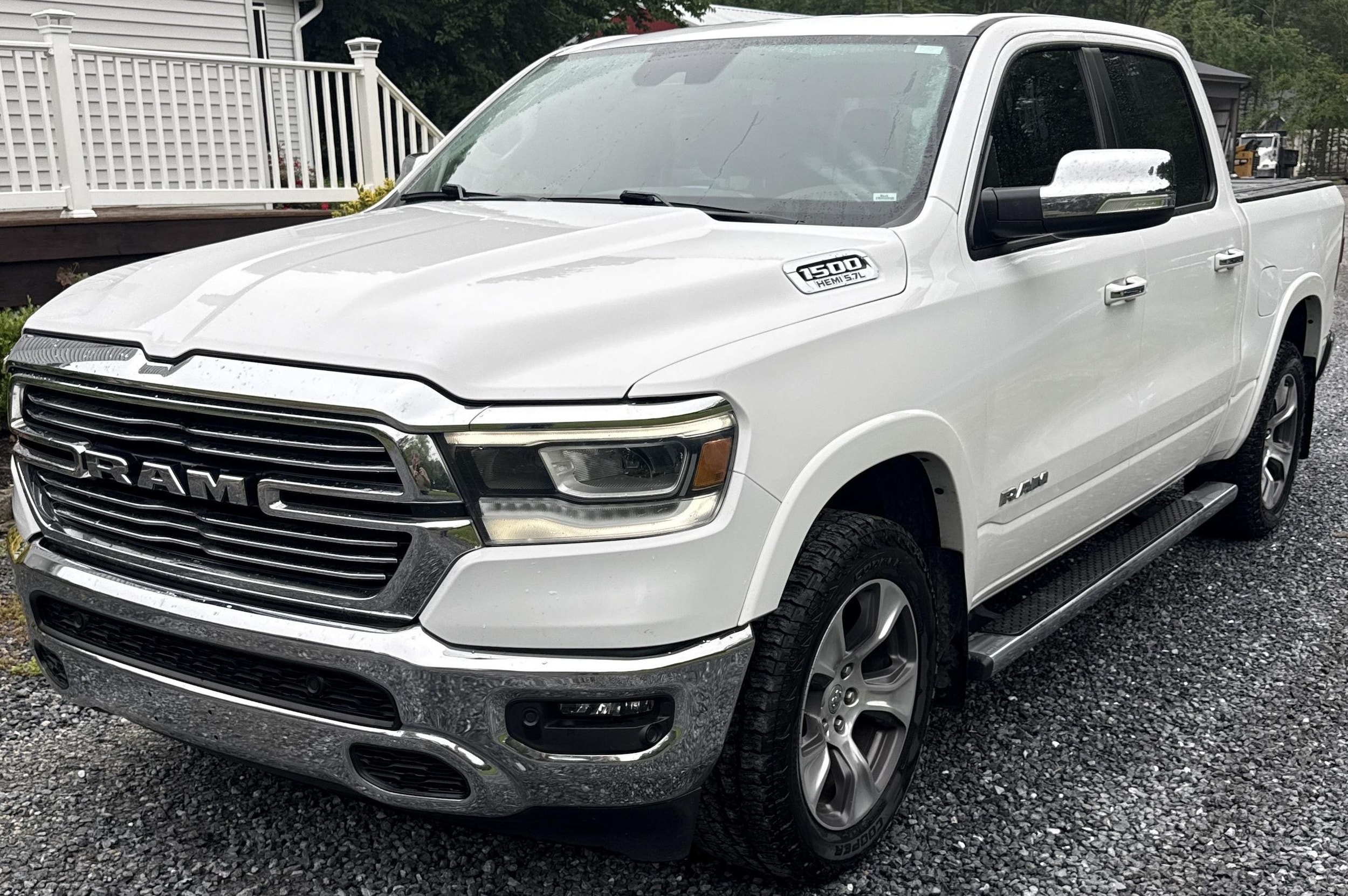 2022 RAM 1500 Laramie 4x4 Crew Cab 5'7's photo