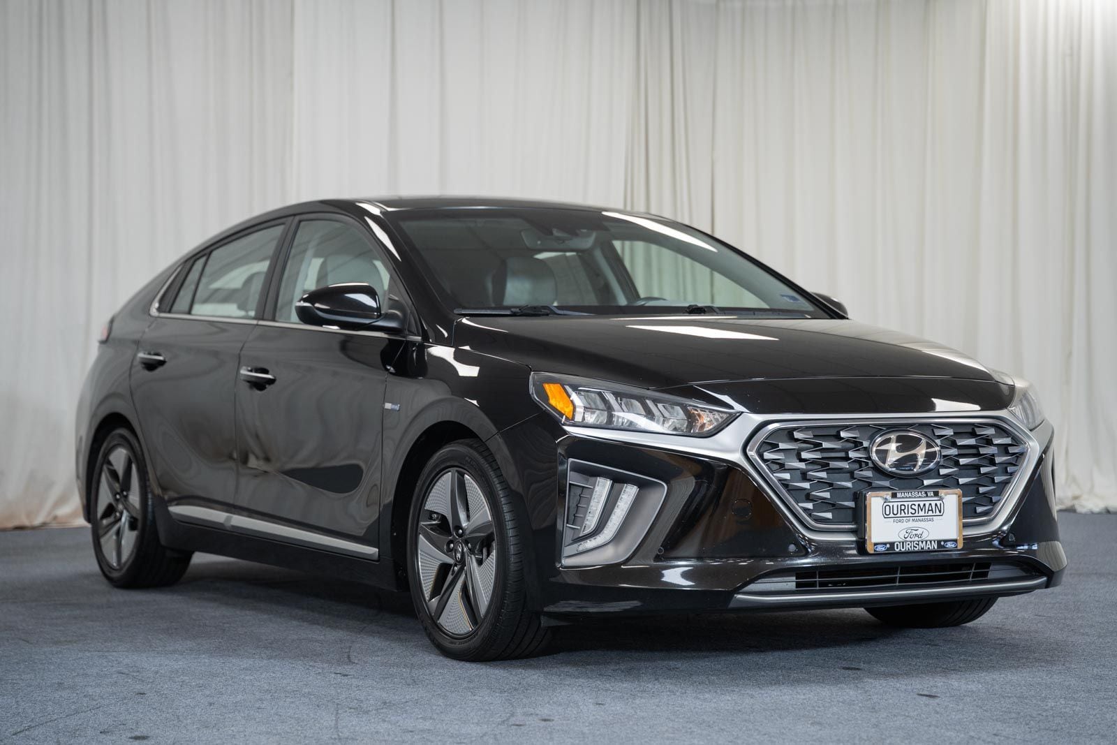 2020 Hyundai Ioniq 1.6 Limited Hybrid DCT's photo
